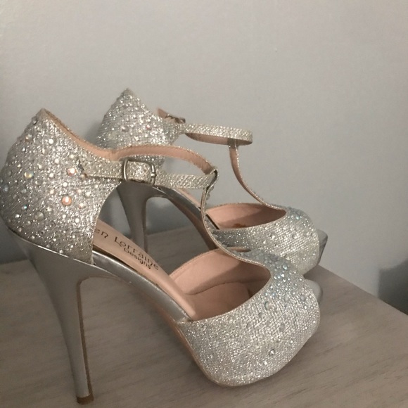 Heels - Picture 4 of 4